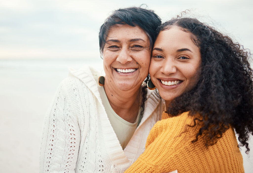Full-Arch Dental Implants vs Dentures: Which Option Fits Your Daily Life?