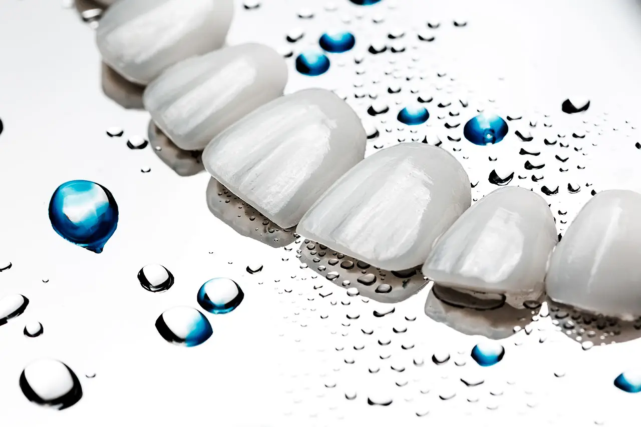 Veneers vs Teeth Whitening: Which Cosmetic Dentistry Option Matches Your Goals?